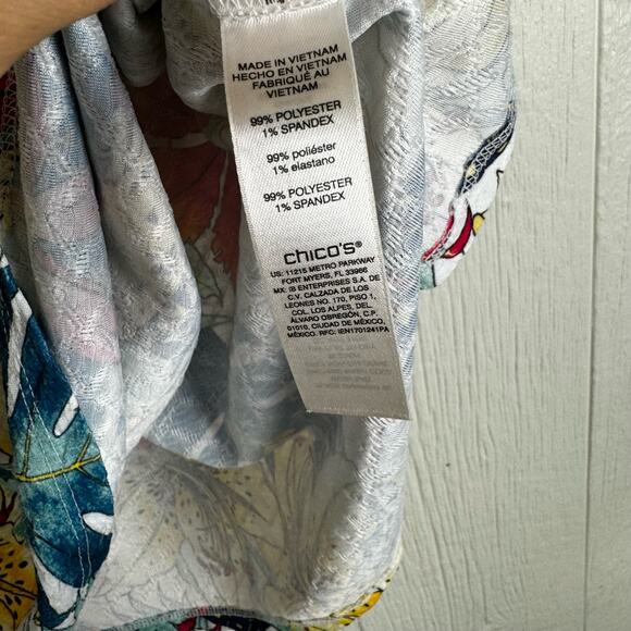 Chicos Tropical Printed Gauzy Textured Short Sleeve T Shirt Size 2 or US Size Lg - Picture 5 of 7